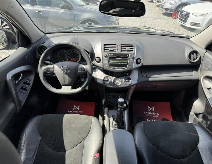 Toyota RAV4 16