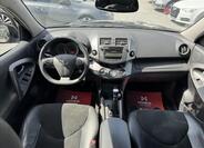 Toyota RAV4 16
