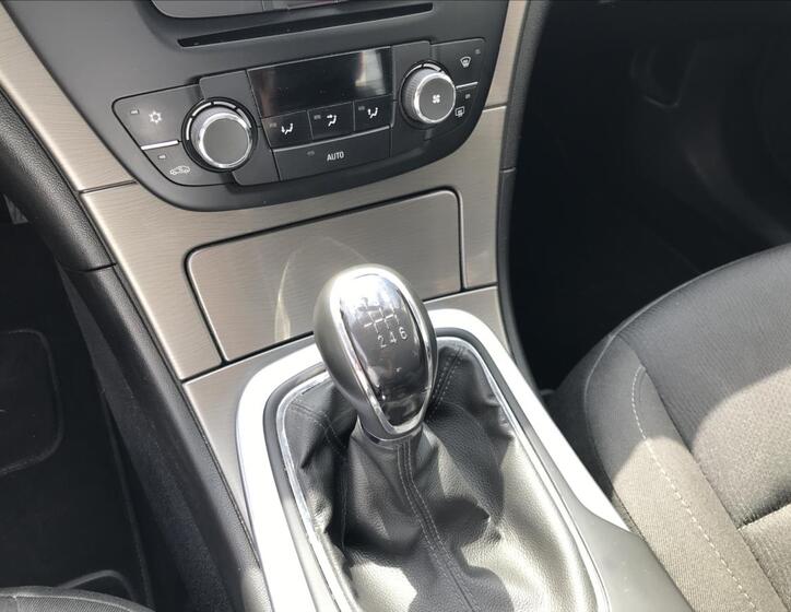 Opel Insignia 11