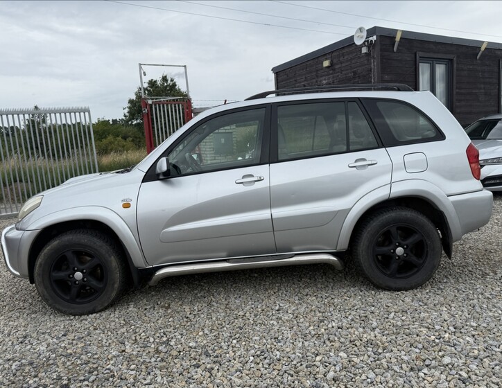 Toyota RAV4 8