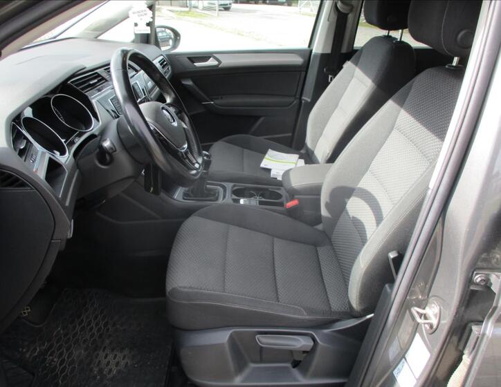 Volkswagen Touran 7