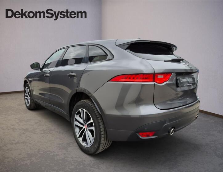 Jaguar F-Pace 4