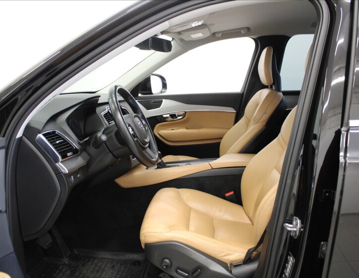 Volvo XC90 6