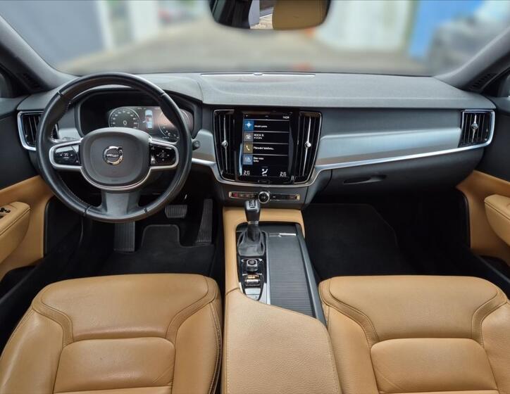 Volvo V90 9