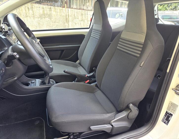 Volkswagen up! 8