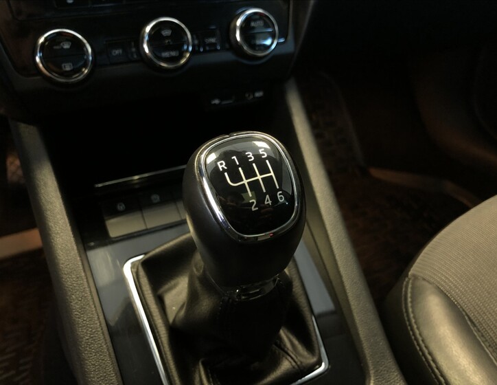 Škoda Octavia 16