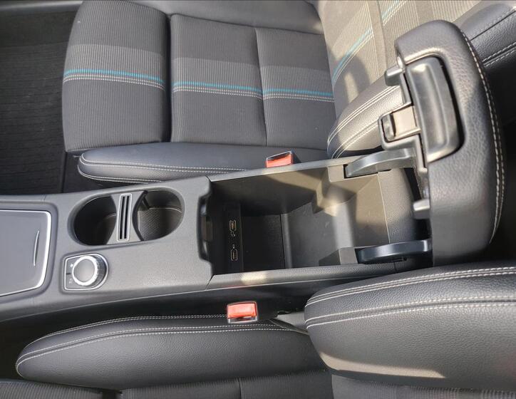 Mercedes-Benz CLA 37