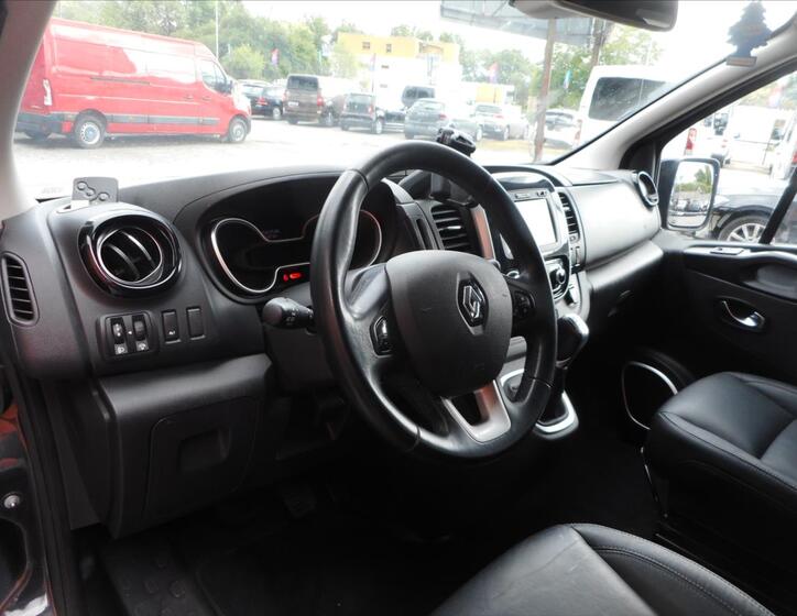 Renault Trafic 15