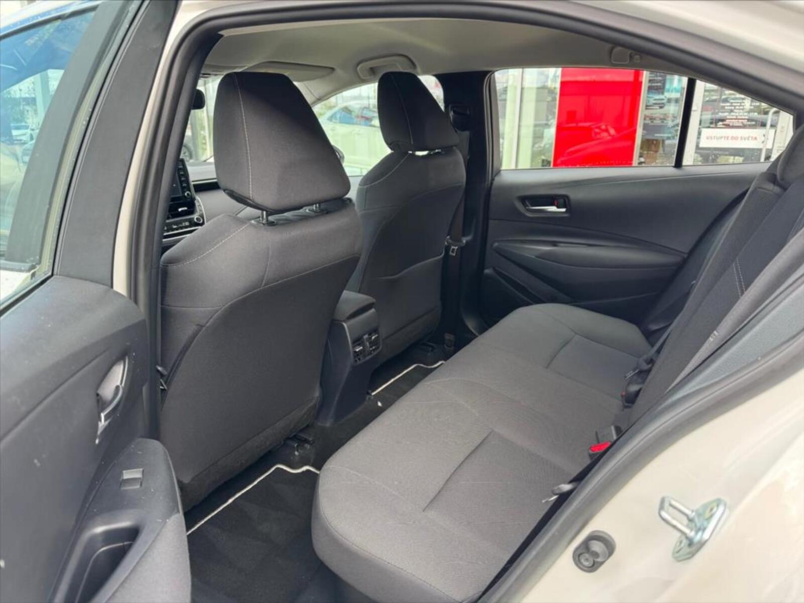 Toyota Corolla 13
