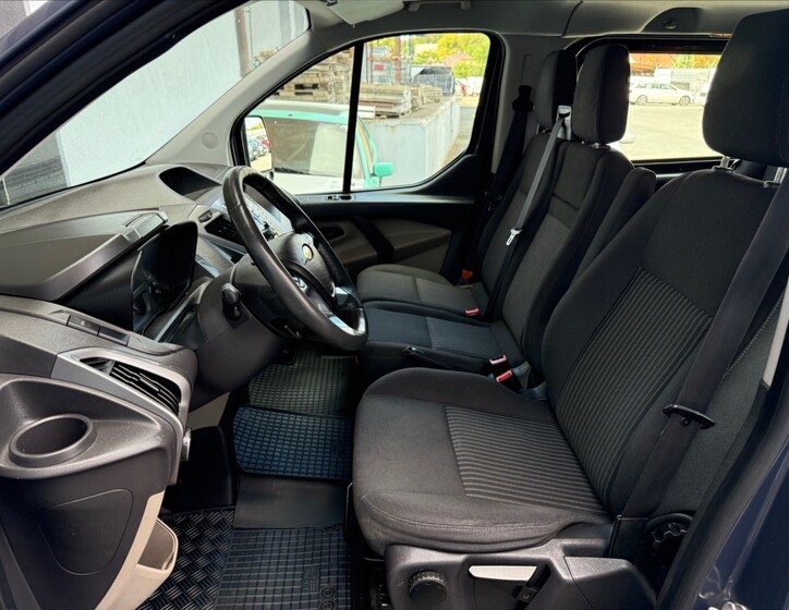 Ford Transit Custom 11