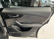 Audi Q8 30