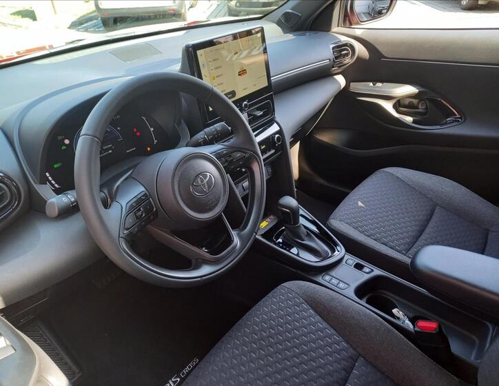Toyota Yaris Cross 8