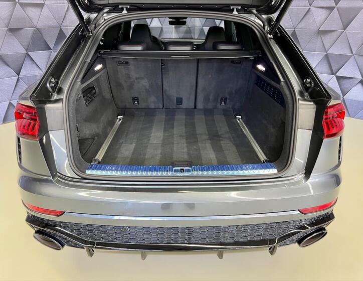 Audi RS Q8 35