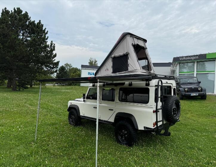 Land Rover Defender 2