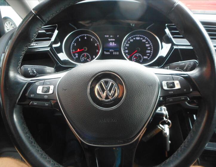 Volkswagen Touran 11