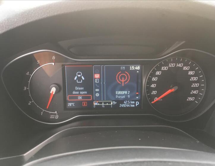 Ford Galaxy 13