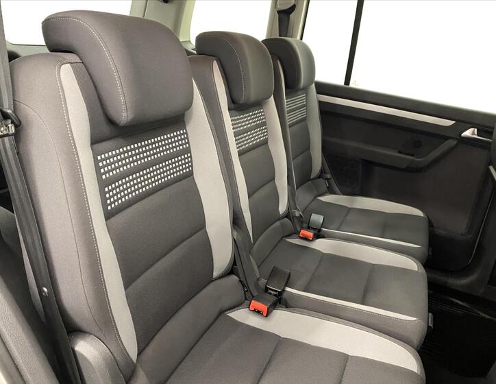 Volkswagen Touran 9
