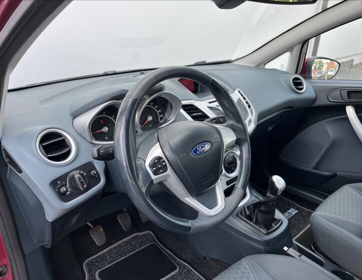 Ford Fiesta 21