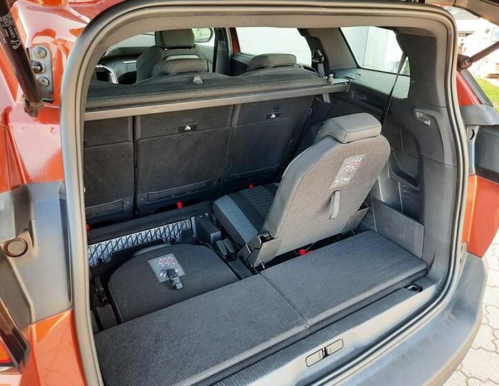 Peugeot 5008 6