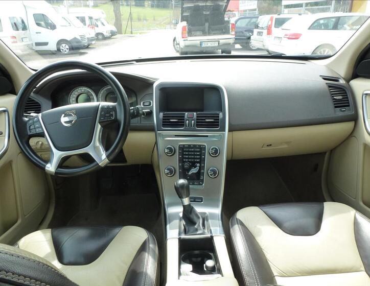 Volvo XC60 25