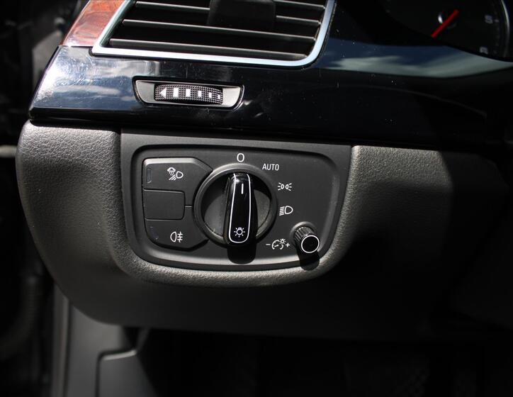 Audi A8 26