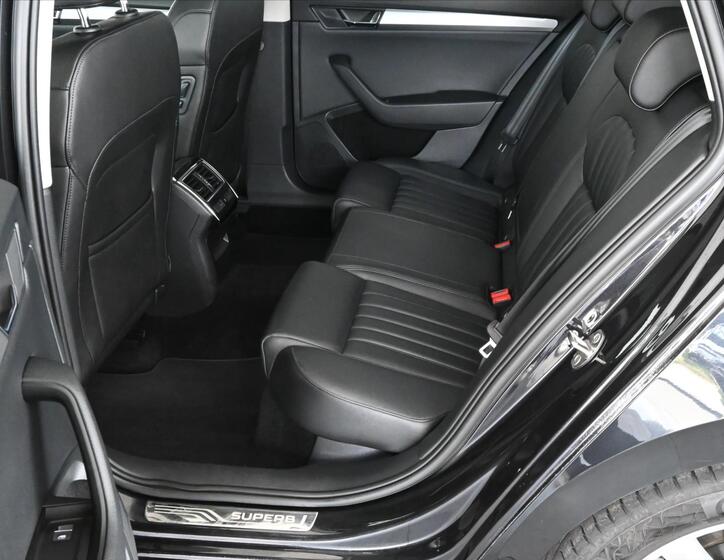 Škoda Superb 10