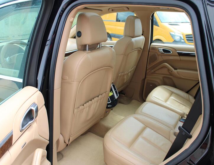 Porsche Cayenne 9