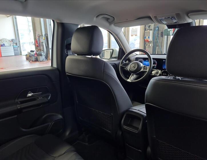 Mercedes-Benz GLB 21