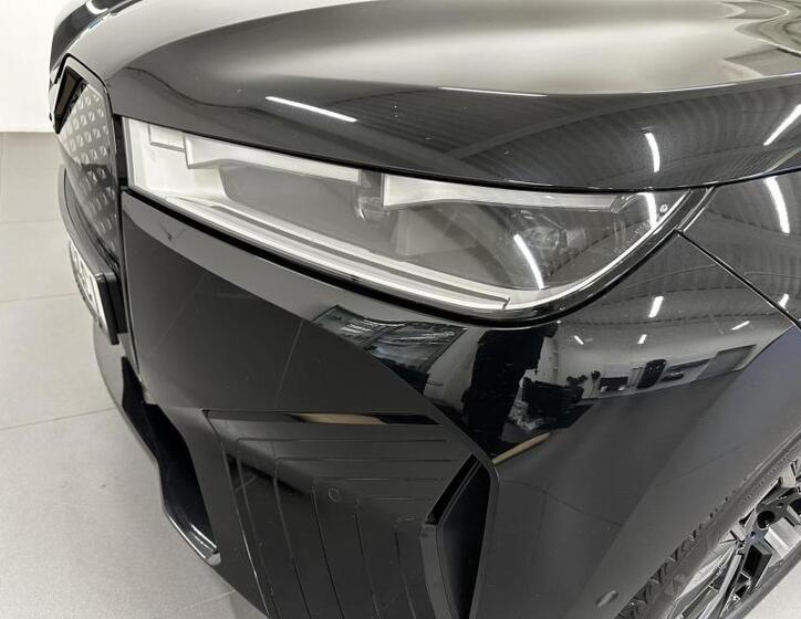 BMW iX 5