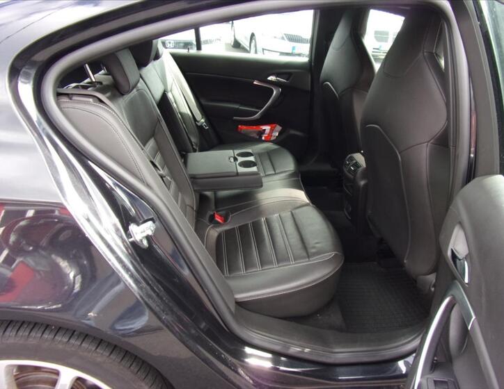 Opel Insignia 12