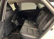 Lexus NX 300h 8