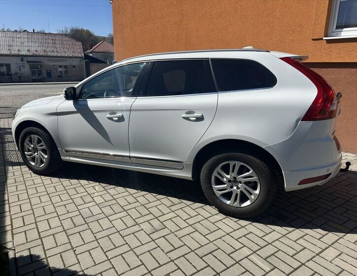 Volvo XC60 8