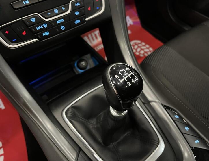 Ford Mondeo 26