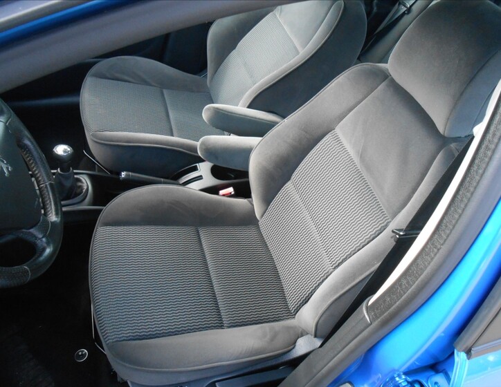 Peugeot 207 11