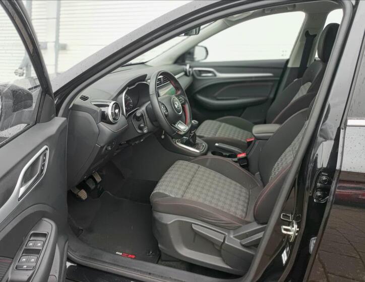 MG ZS 10