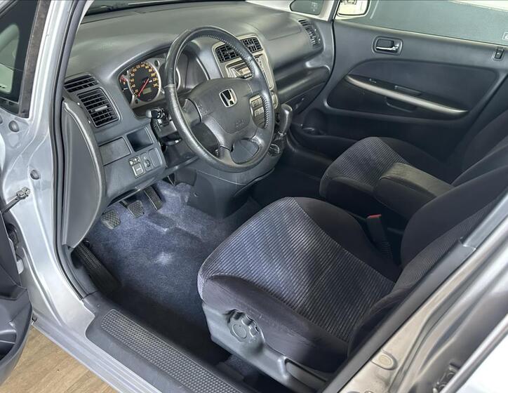 Honda Stream 9