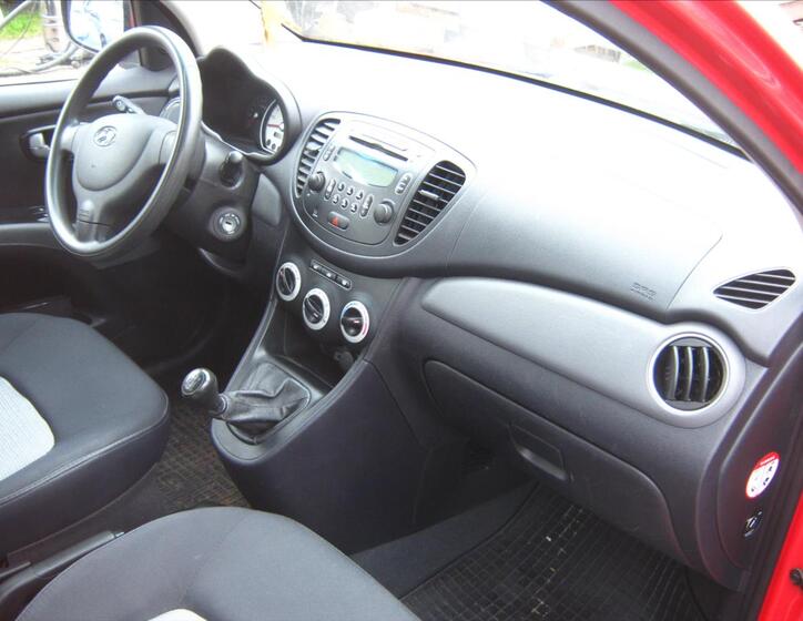 Hyundai i10 15