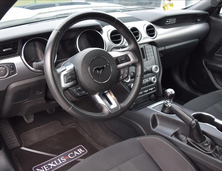 Ford Mustang 16
