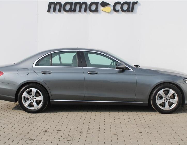 Mercedes-Benz Třídy E 8