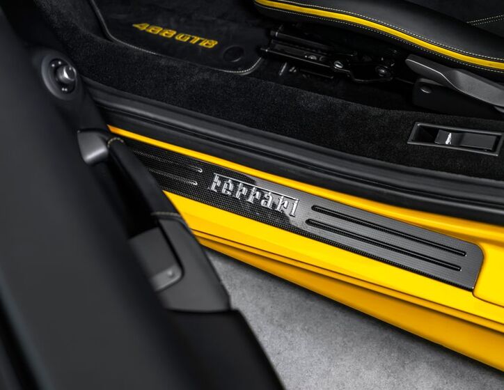 Ferrari 488 21