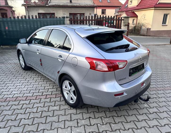 Mitsubishi Lancer 7
