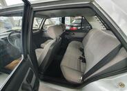 Peugeot 305 16