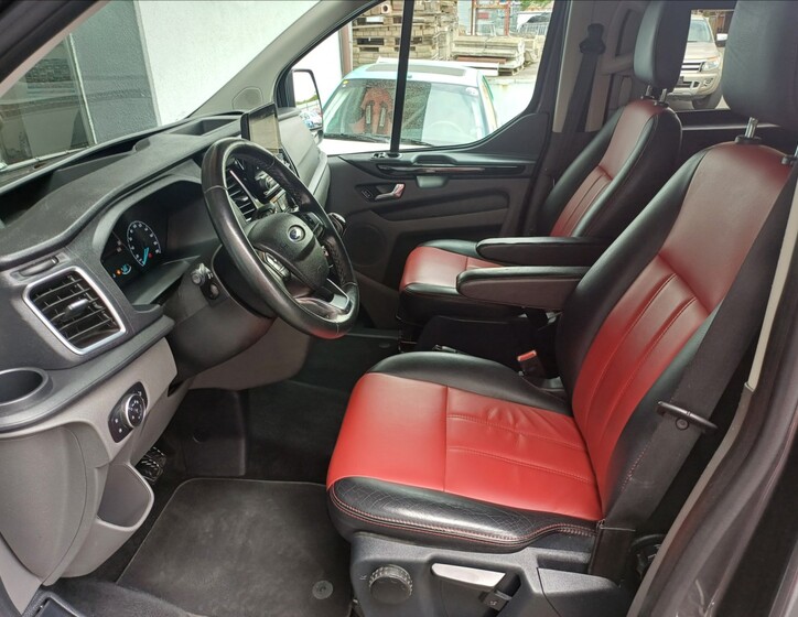 Ford Transit Custom 11