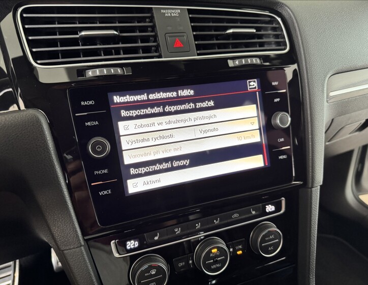 Volkswagen Golf 32