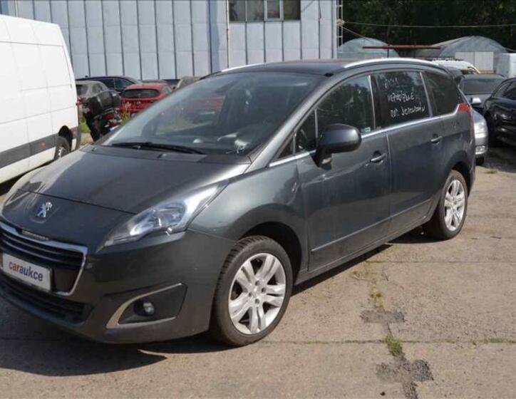 Peugeot 5008 1