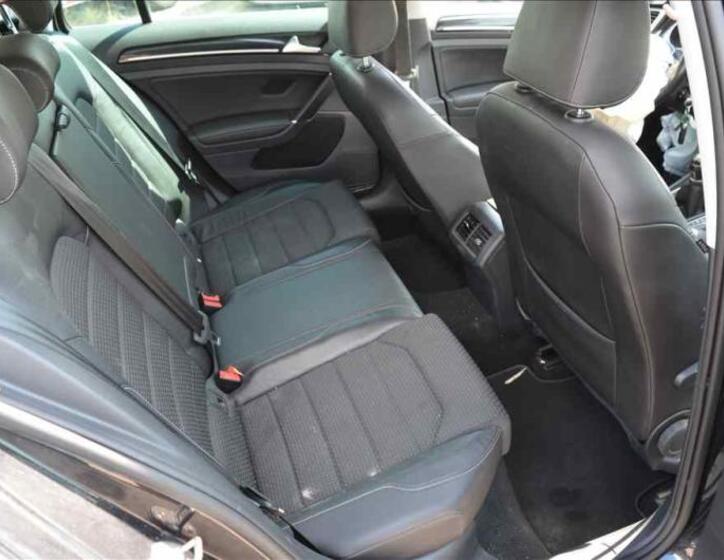 Volkswagen Golf 23