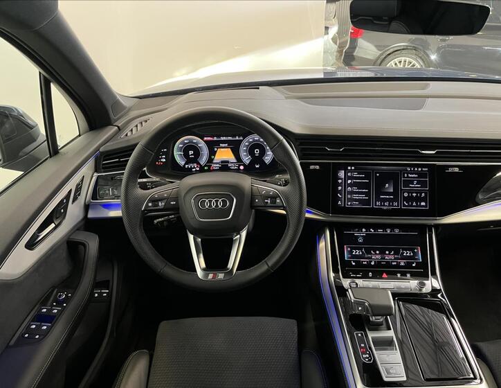 Audi Q7 5