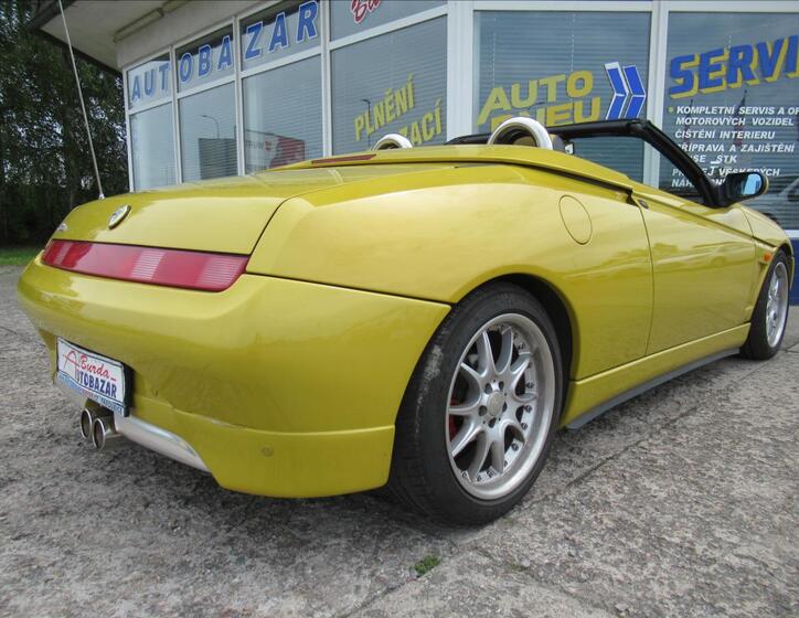 Alfa Romeo Spider 6
