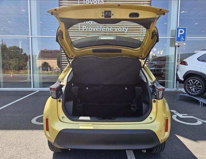 Toyota Yaris Cross 9