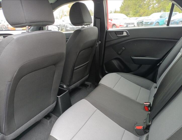Hyundai i20 15